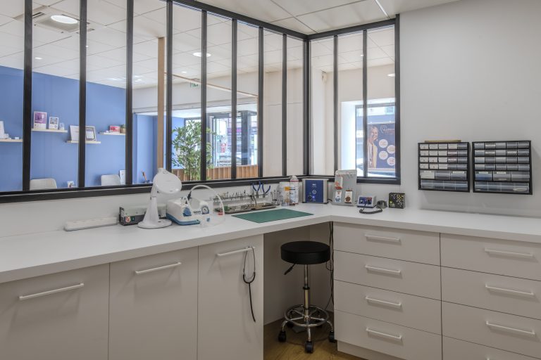 Magasin d'appareils auditifs délivrés par un indépendant