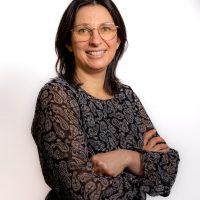 audioprothésiste spécialisée en pédiatrie DU audiophonologie de l enfant et DU audioprothèse implantable